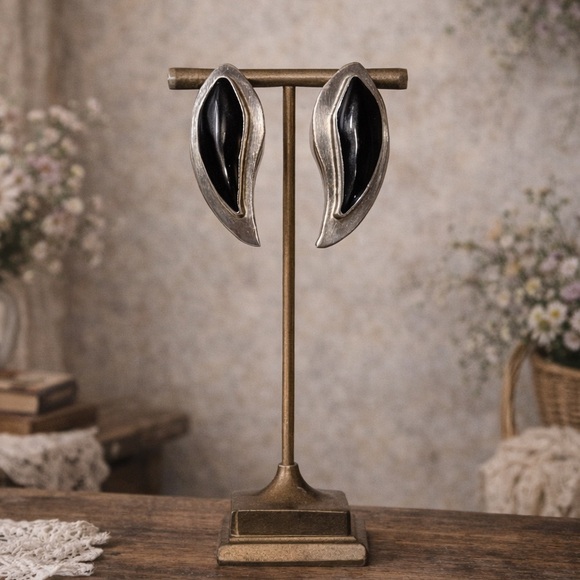 Jewelry - Vintage Black Onyx, Platinum Stamped “950” Mexican Clip On Earrings